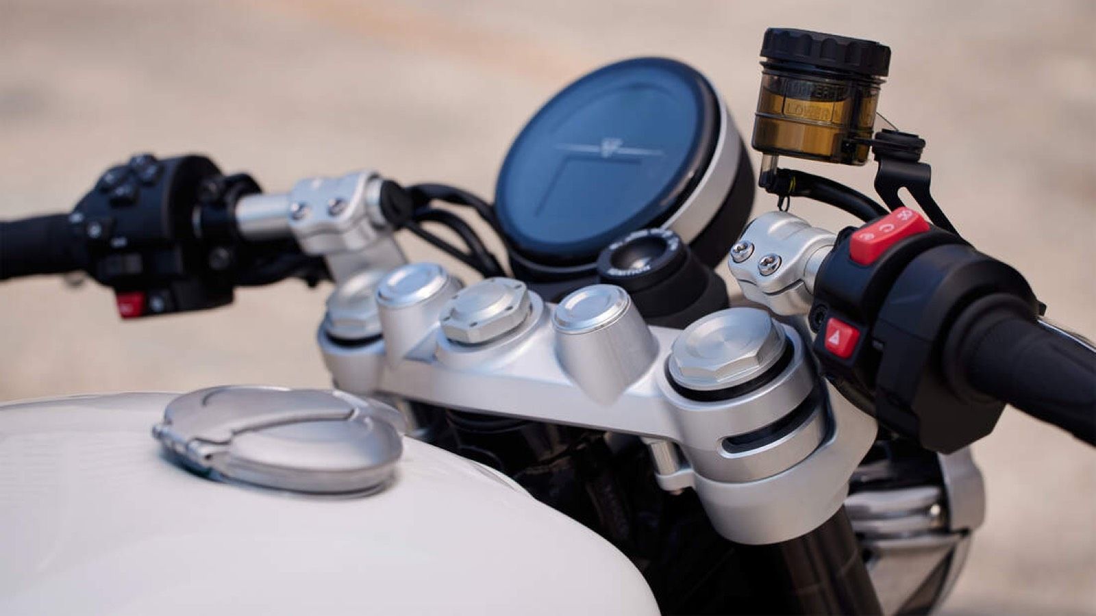 Triumph Speed Twin 1200: Ταχύτερη με 105 ίππους και έκδοση RS με Ohlins