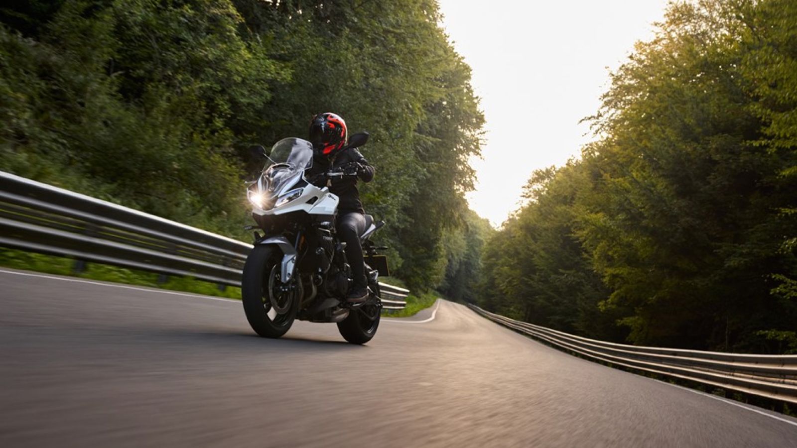 Triumph Tiger Sport 660: QuickShifter και καινούργια οθόνη για το 2025