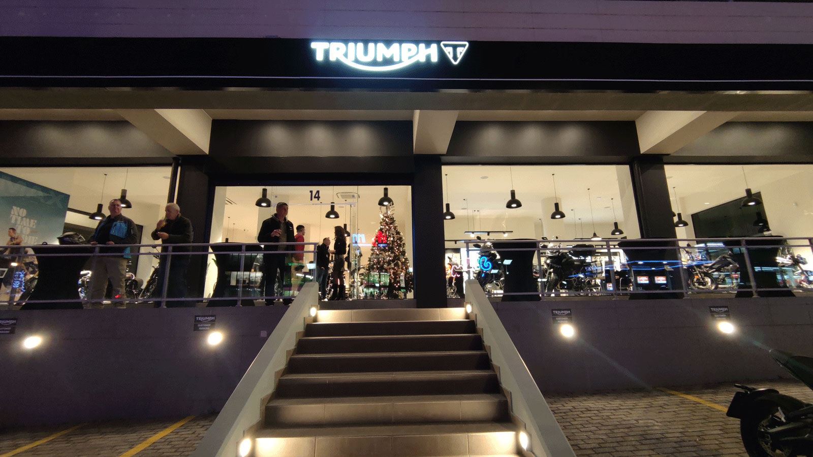 Εγκαίνια για την Triumph στην Αγ. Παρασκευή με παρουσίαση της Tiger Sport 800