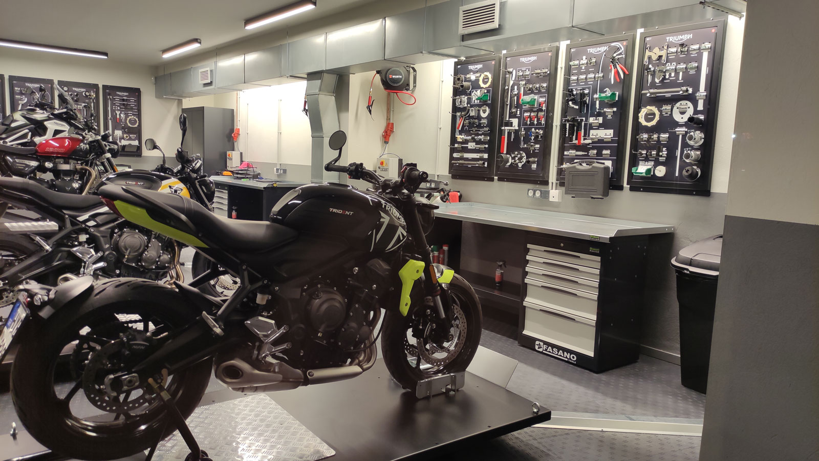 Εγκαίνια για την Triumph στην Αγ. Παρασκευή με παρουσίαση της Tiger Sport 800