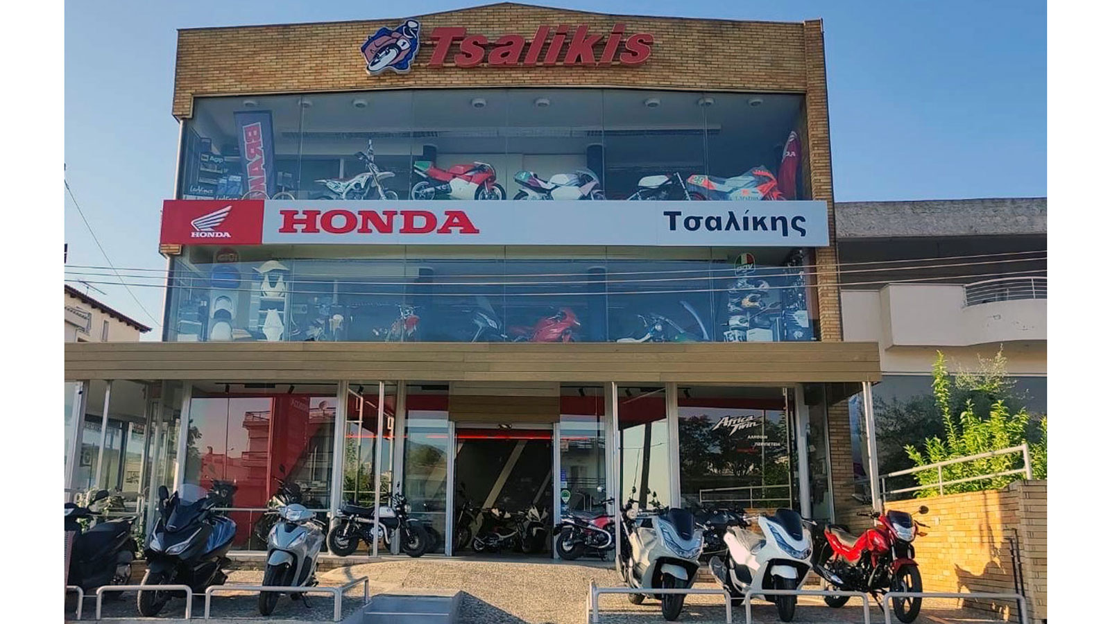Πλήρως ανακαινισμένη η κάθετη μονάδα Honda Moto Τσαλίκης