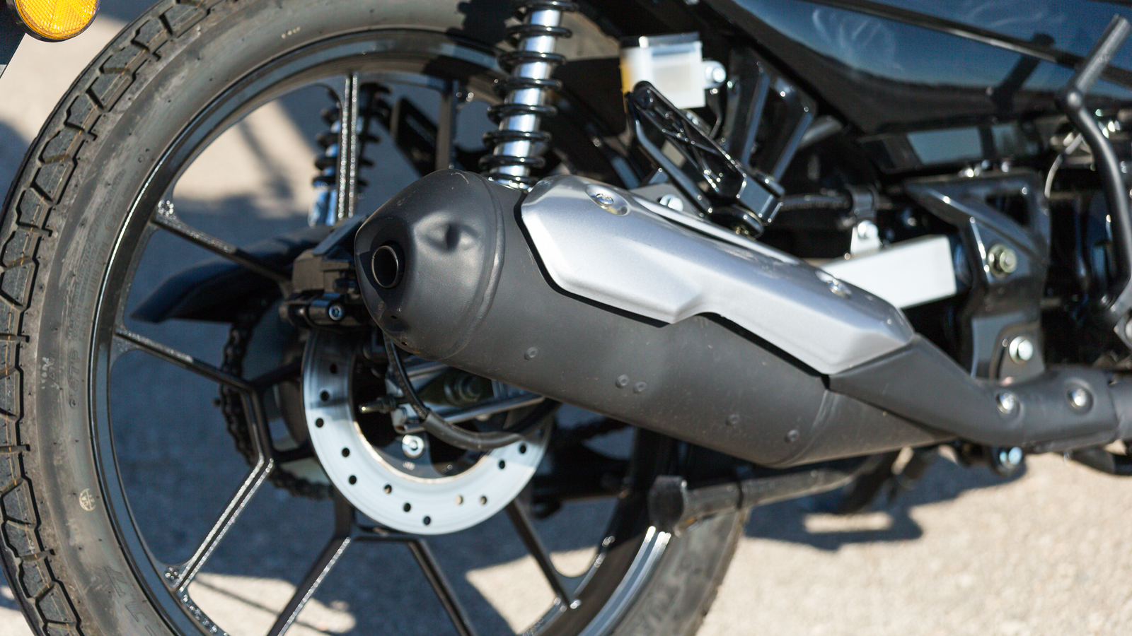 Χρειάζεται 5,2” για να φτάσει τα 50 χλμ./ώρα και 15,2 για τα 80.