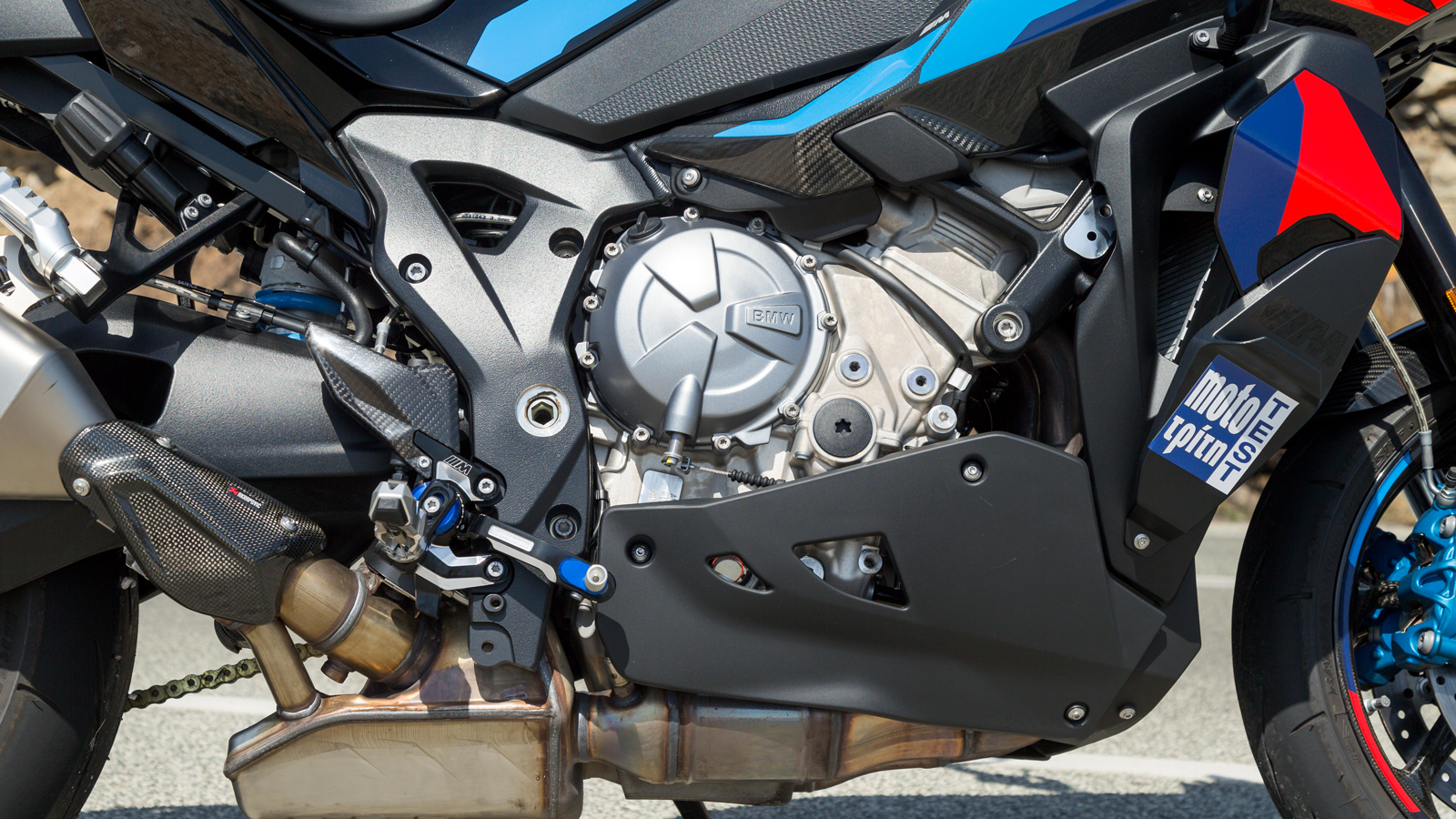 201 ίπποι στις 12.750 σαλ. και 11,5 kgm μέγιστη ροπή στις 11.000 σαλ.