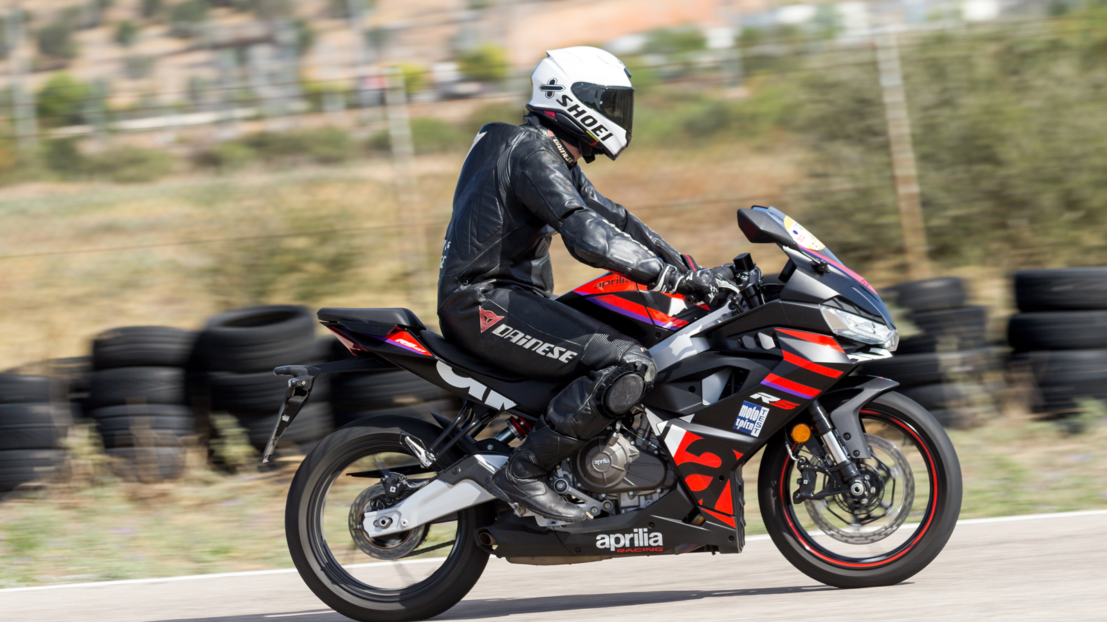 Η αίσθηση που δίνει το γκάζι παρά το γεγονός ότι λειτουργεί με σύστημα Ride by Wire, είναι άμεση και θυμίζει παραδοσιακό σύστημα με ντίζα, με τον συμπ