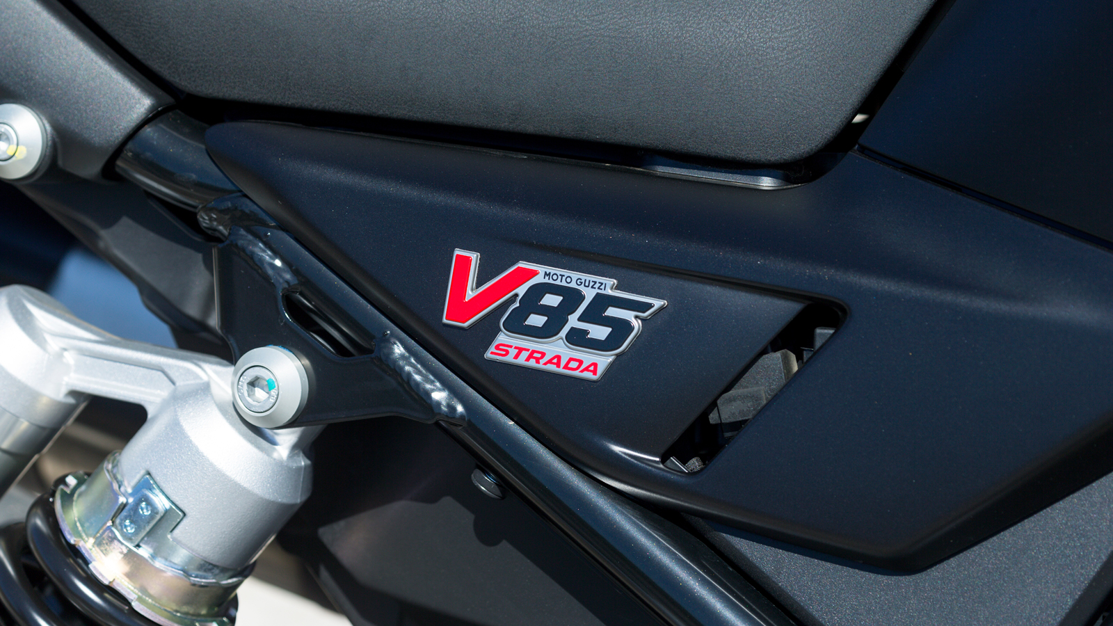 Moto Guzzi V85 Strada