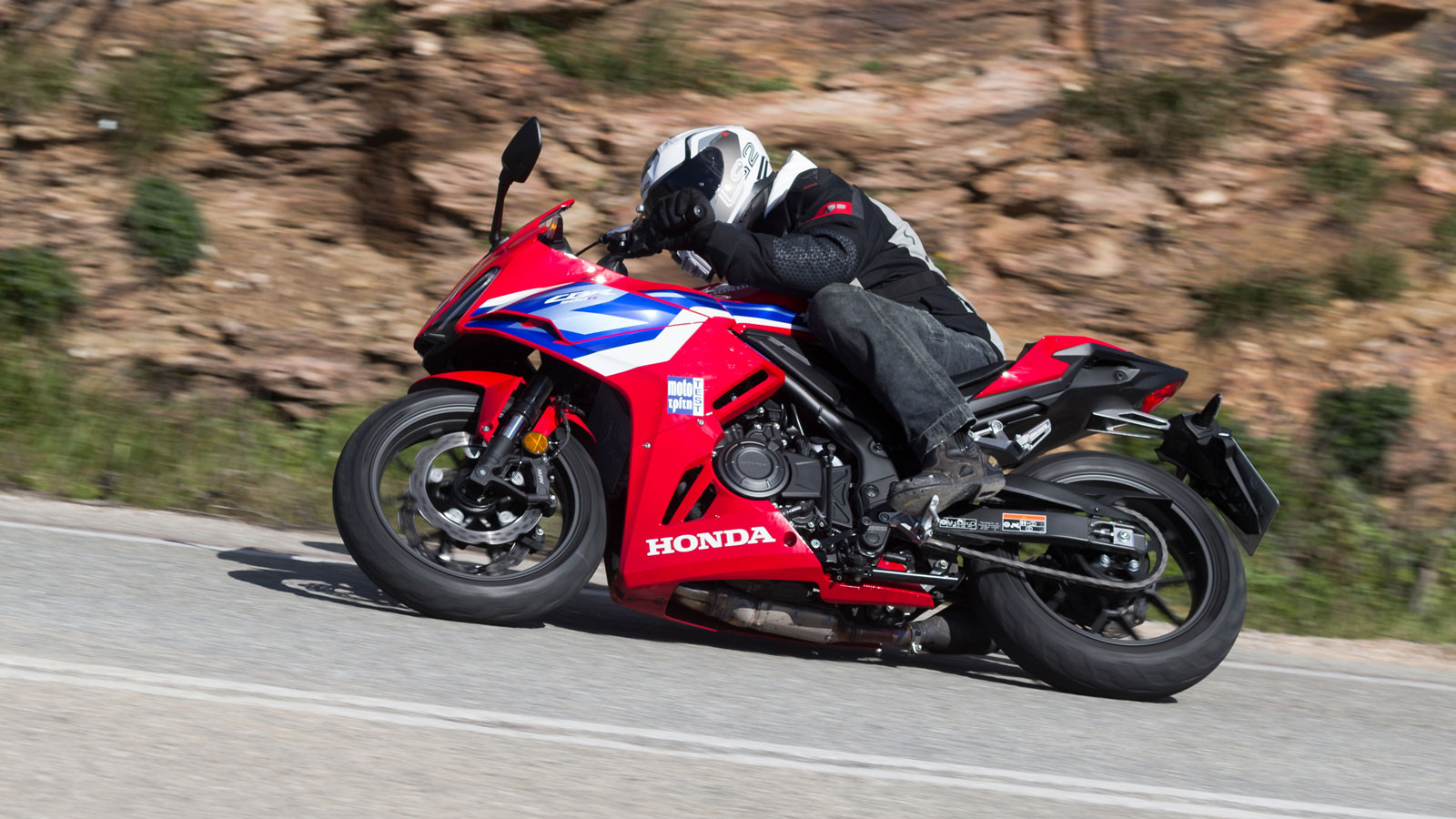  Δοκιμή Honda CBR 500R - Με «κουστούμι» Supersport βλέψεων