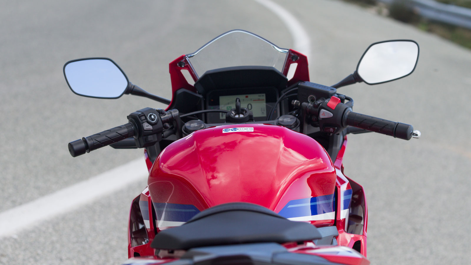  Δοκιμή Honda CBR 500R - Με «κουστούμι» Supersport βλέψεων