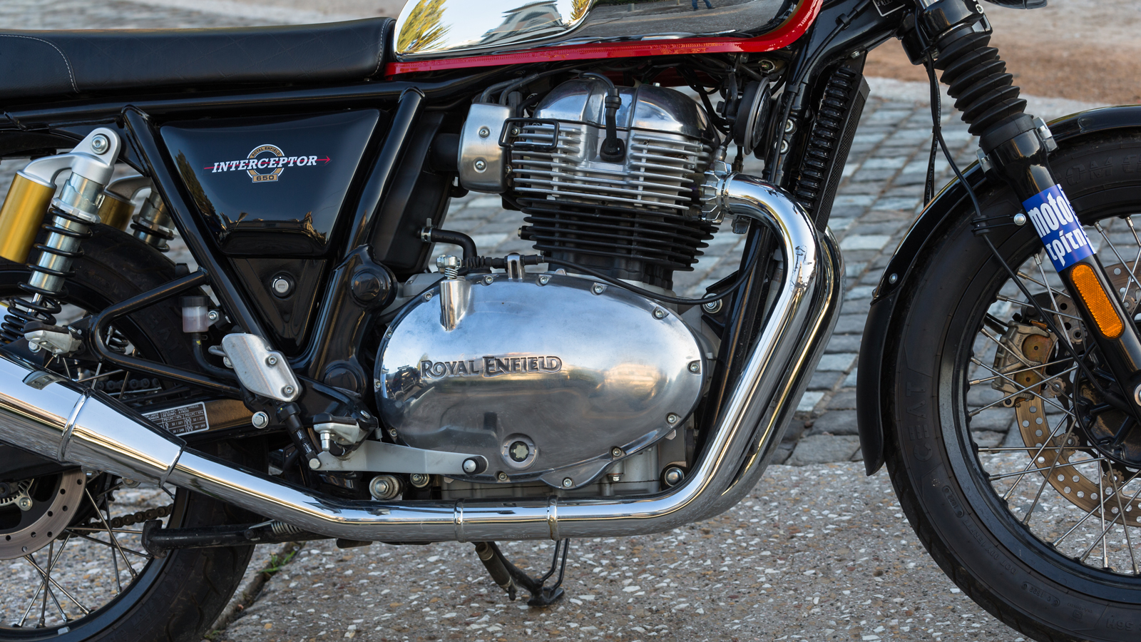 Royal Enfield Interceptor 650 Mark II – Φώτα, κάμερα…πάμε!