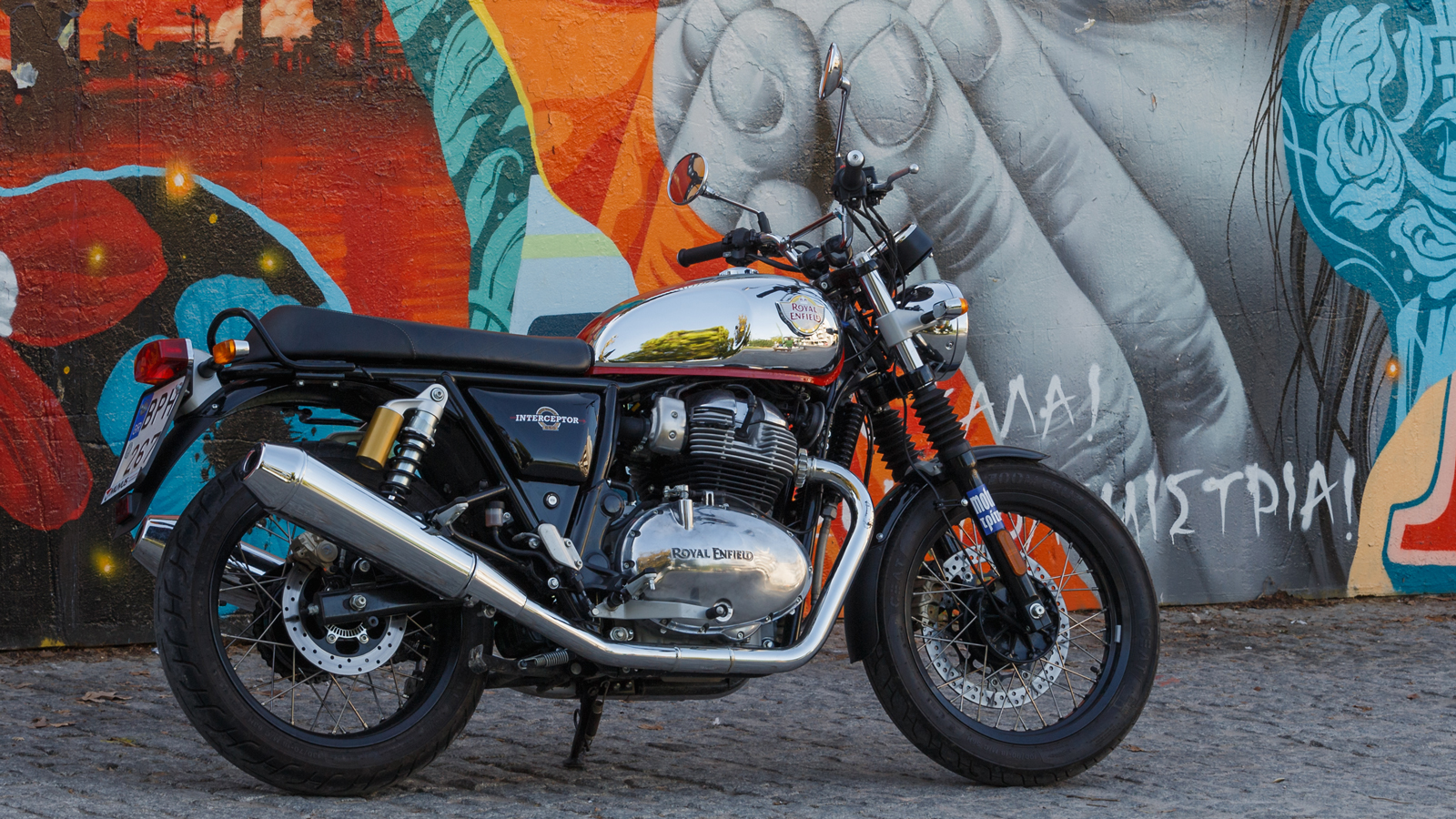 Royal Enfield Interceptor 650 Mark II – Φώτα, κάμερα…πάμε!