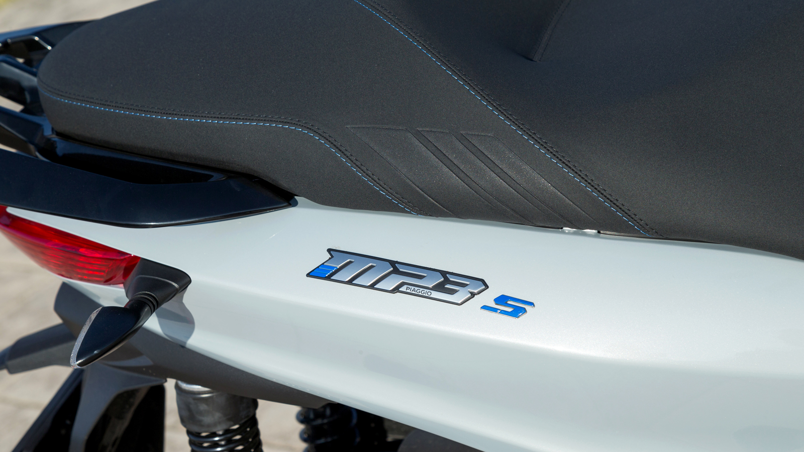 Υψηλά επίπεδα βαφής και φινιρίσματος.