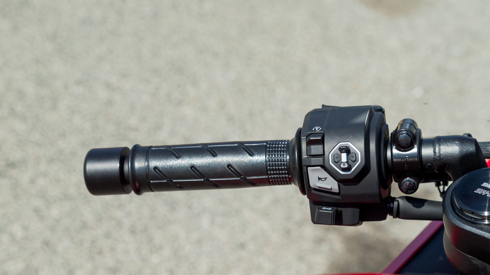 Το αριστερό μέρος του τιμονιού