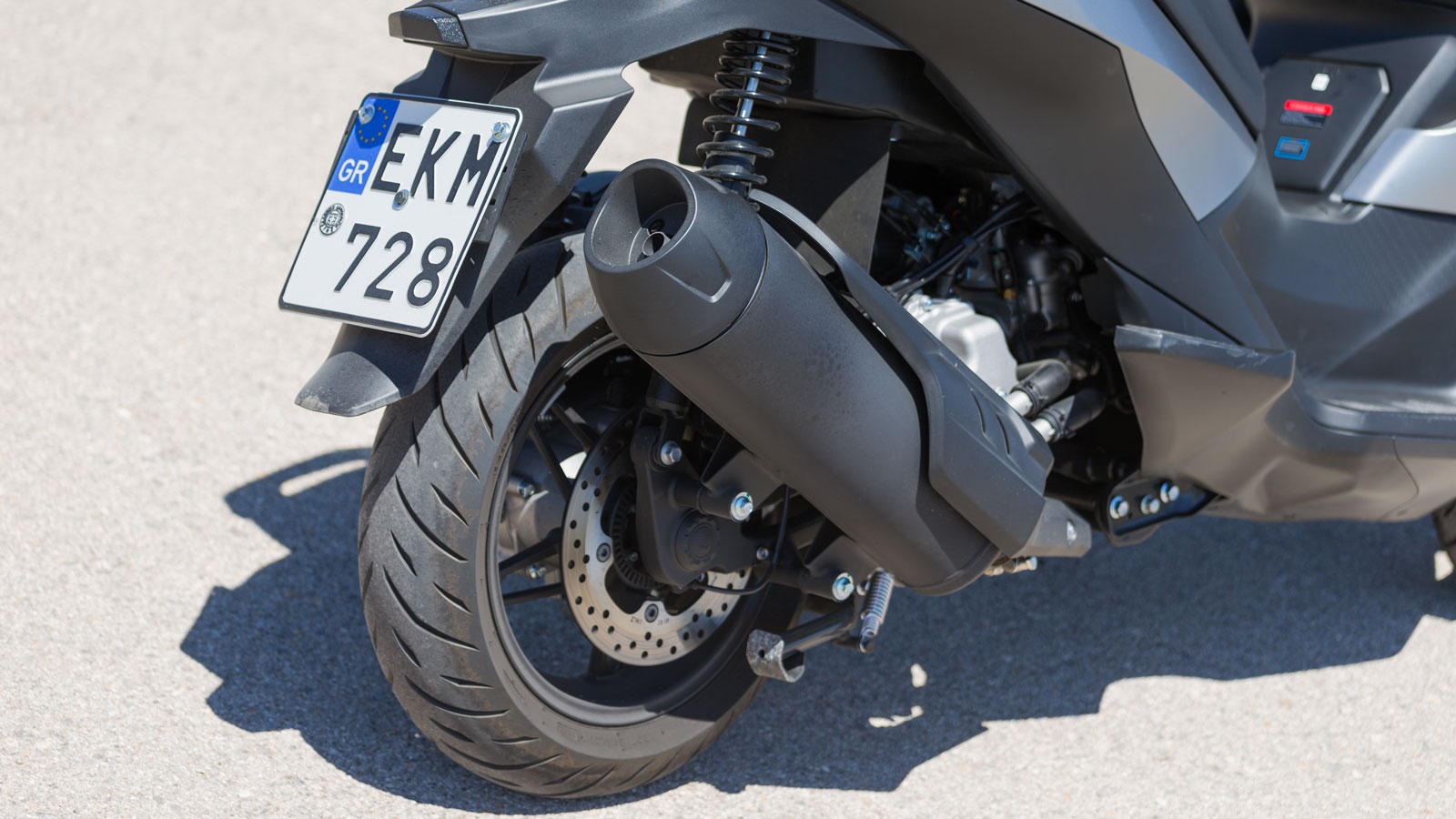 Πραγματική κατανάλωση 3,5 λίτρα/100χλμ και αυτονομία 400 χλμ.