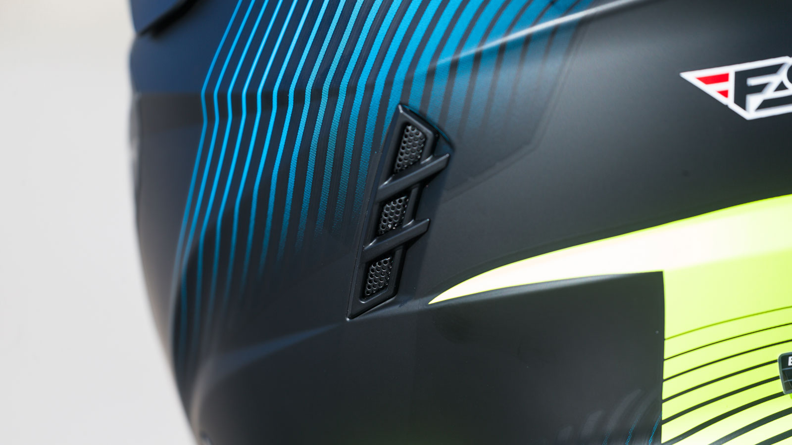 Test FSD FS-X1: Adventure jet με βάρος μόλις 1.110 γραμμάρια