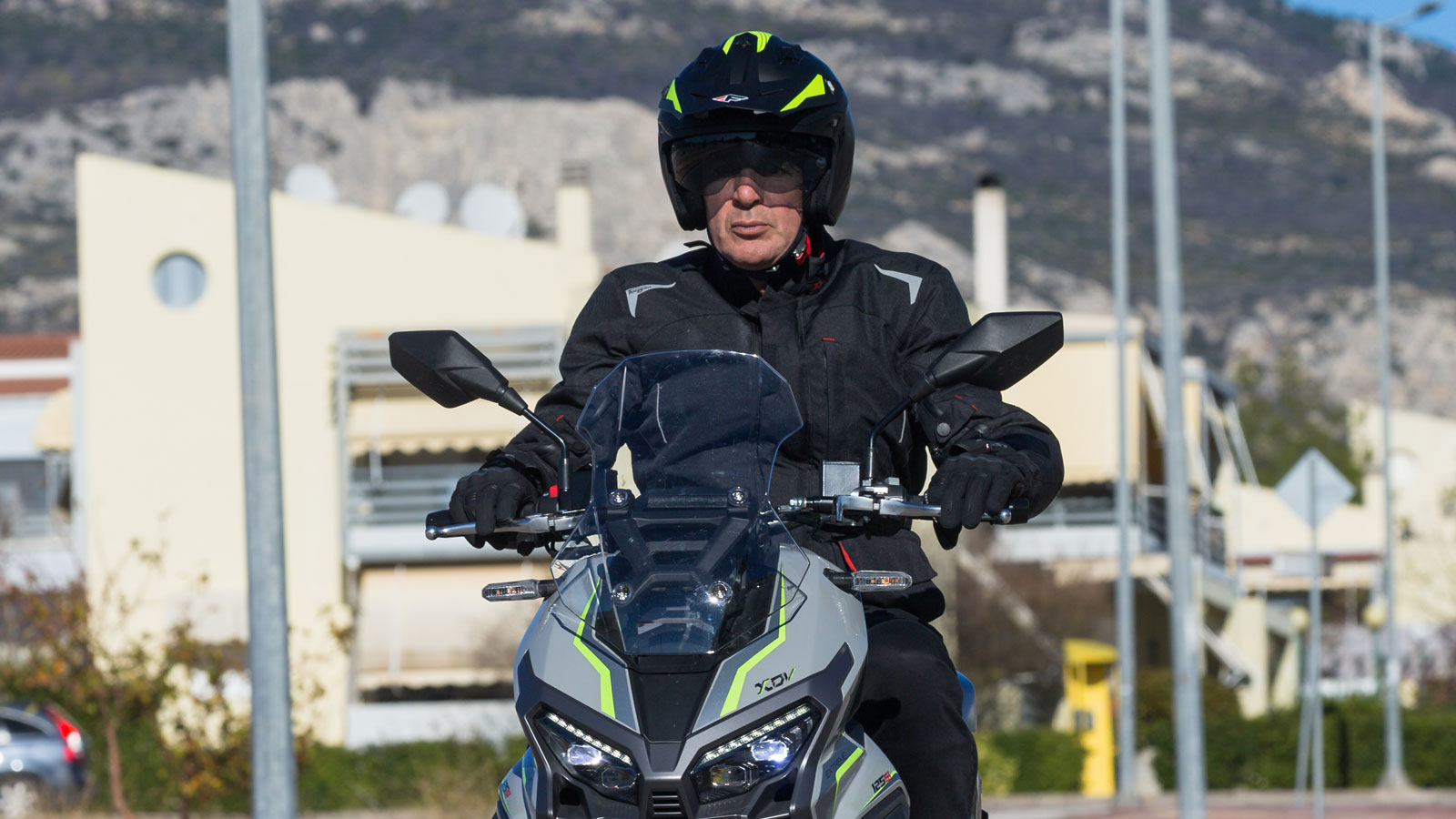 Test FSD FS-X1: Adventure jet με βάρος μόλις 1.110 γραμμάρια