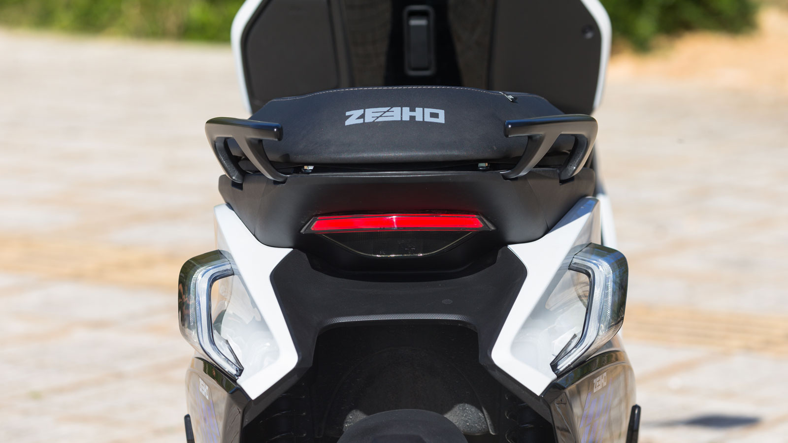 Test - Zeeho AE8+ 2025