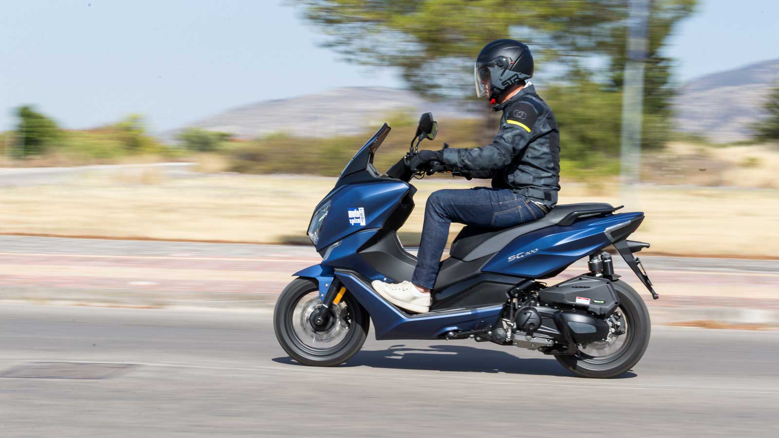 Η τελική του ταχύτητα υπερβαίνει τα 125χλμ./ώρα, νούμερο που μπορεί να αυξηθεί σε δρόμο με κατηφορική κλίση.