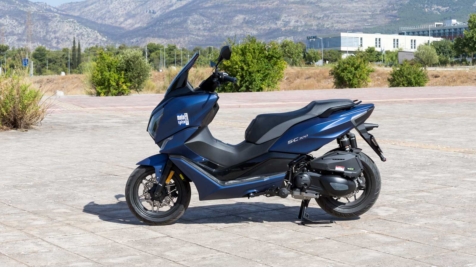 Εμφάνιση που επιθυμεί να μοιάσει σε μοτοσυκλέτα supersport.