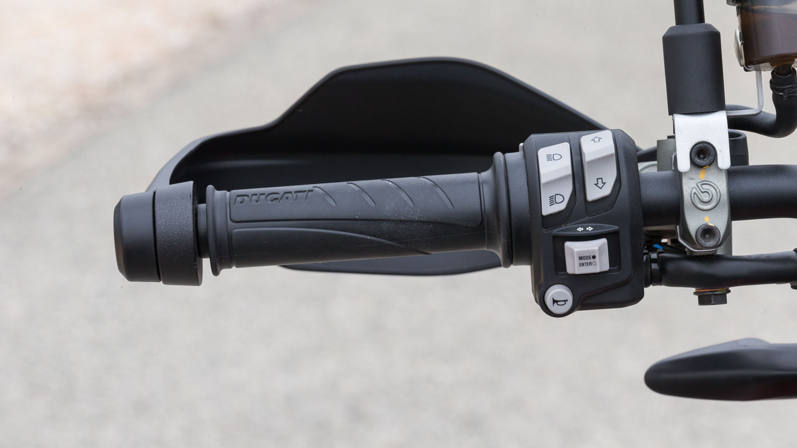 Ducati Hypermotard 698 Mono RVE - Test