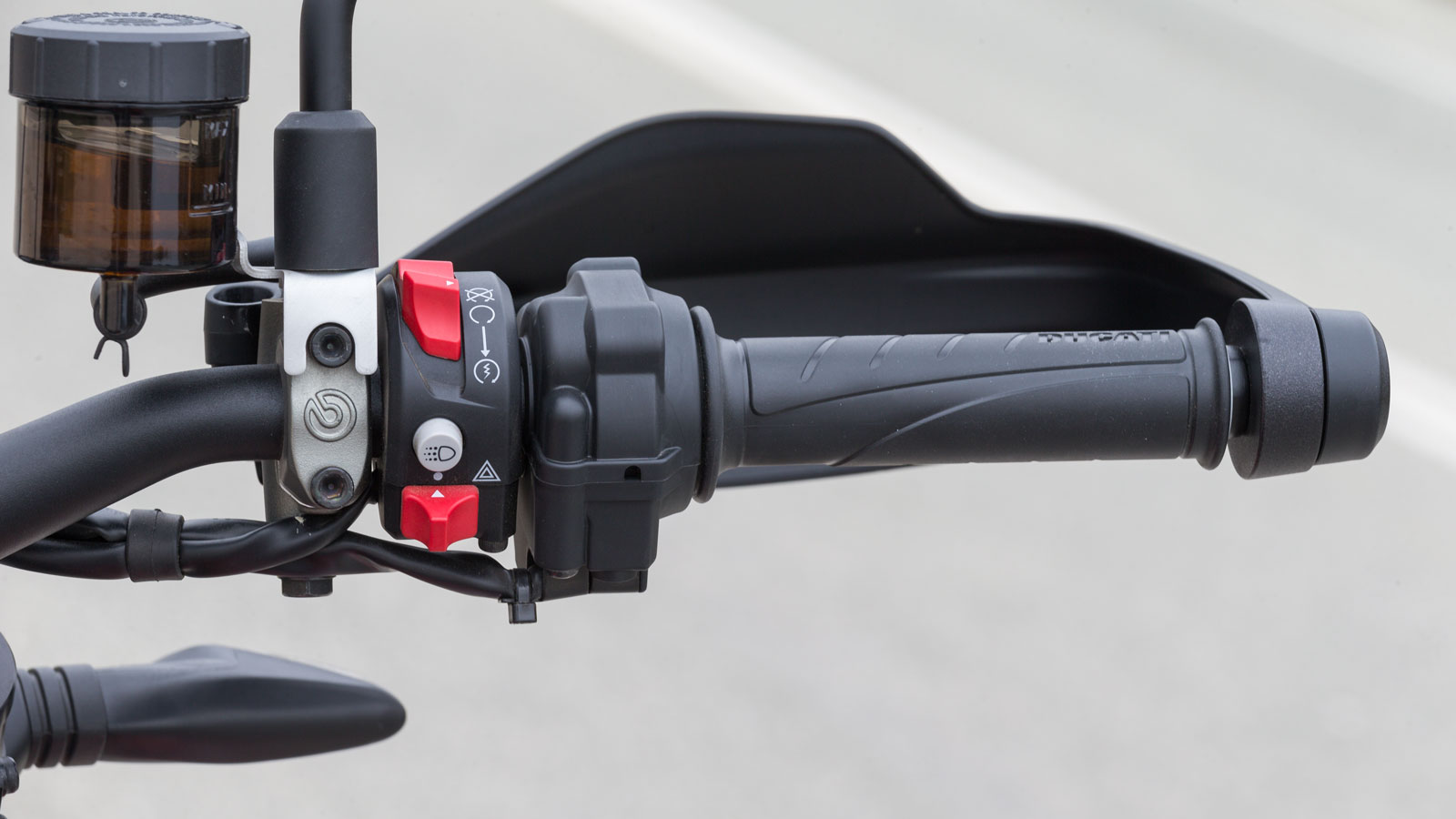 Ducati Hypermotard 698 Mono RVE - Test