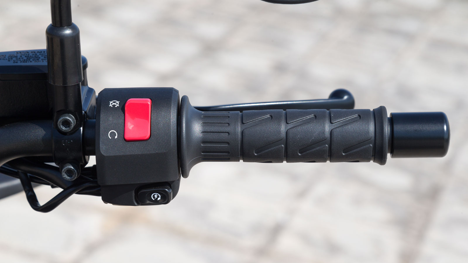 Kawasaki Eliminator 500 – Υποψήφιο για Best Commuter by LS2