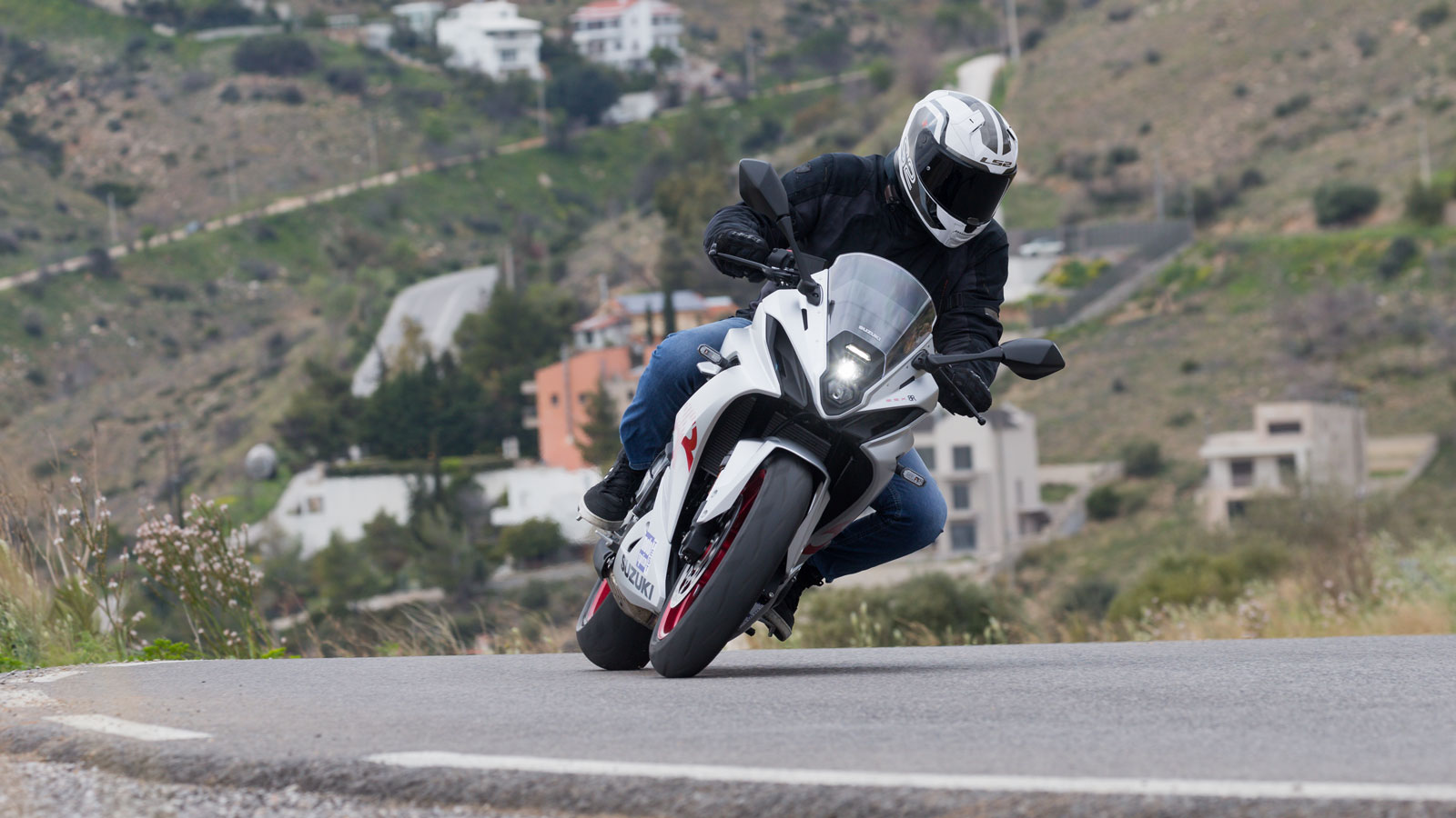 Suzuki GSX-8R - Test