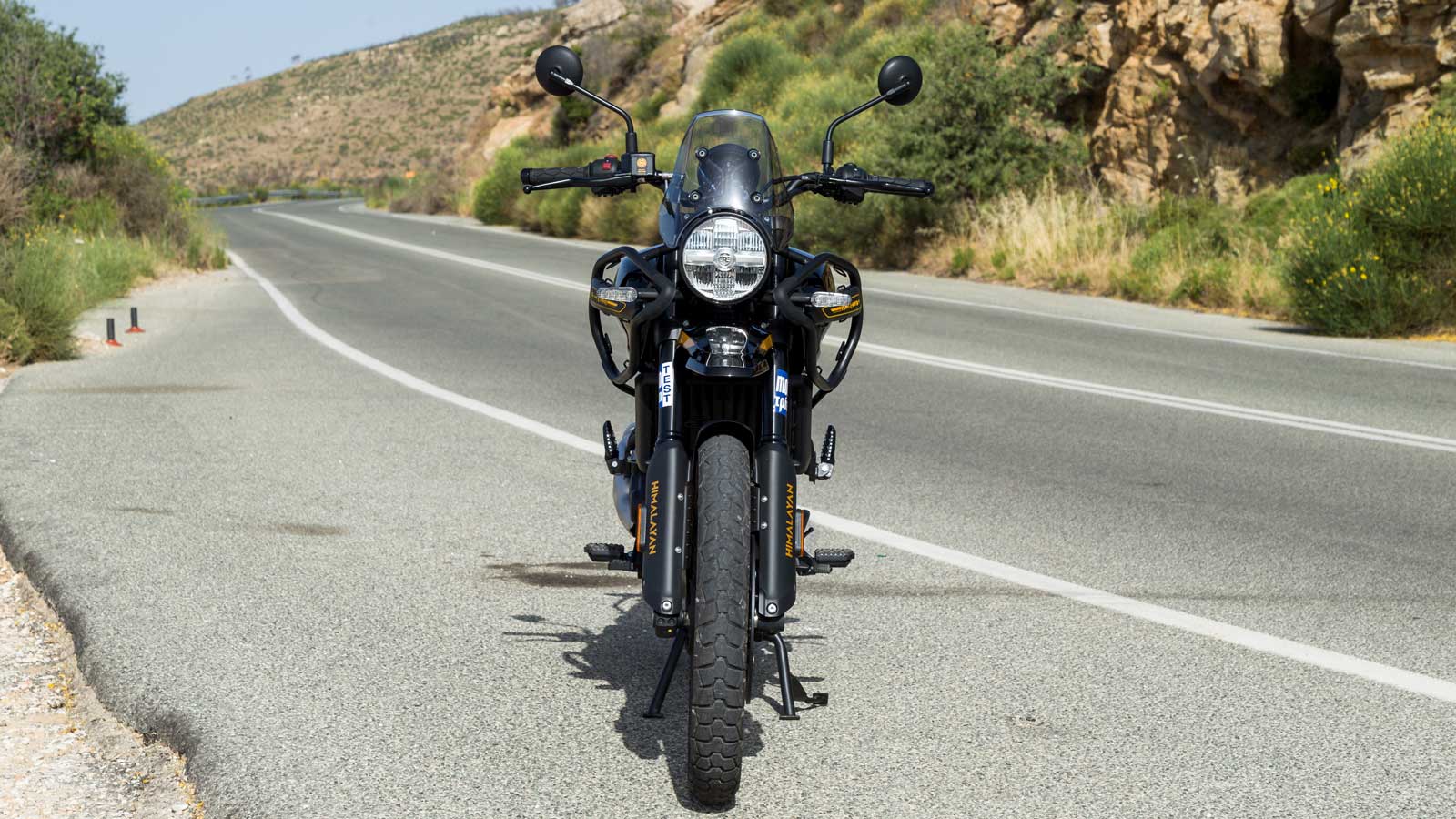 Όσον αφορά την ποιότητα, αυτή παραμένει πιστή στα στάνταρ που έχει θέσει η Royal Enfield. Τουτέστιν, μια απλή, “straight forward” μοτοσυκλ