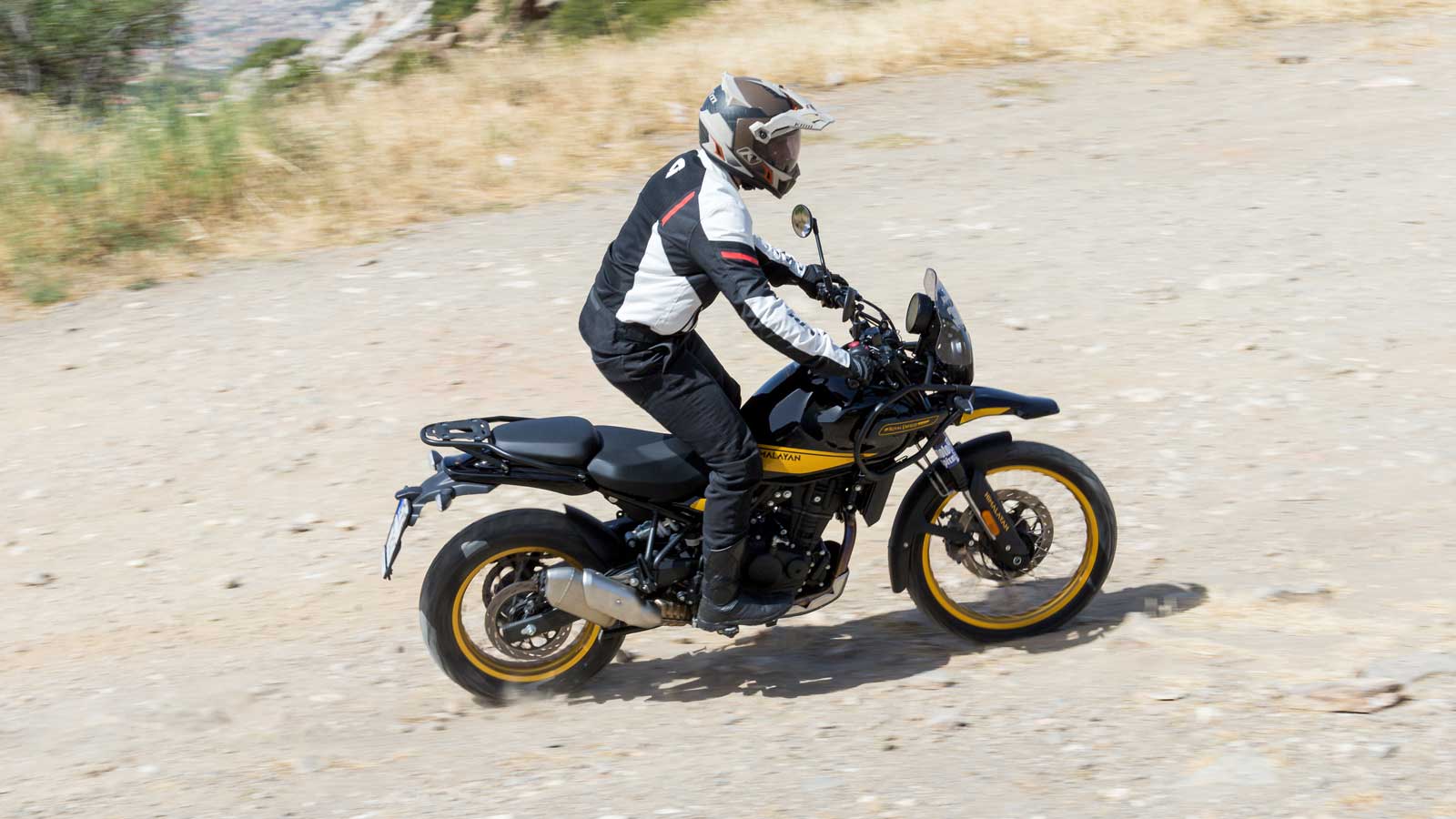 H Himalayan 411 παρουσιάστηκε στις αρχές του 2016 και αποτέλεσε το πνευματικό παιδί του CEO, Siddhartha Lal.