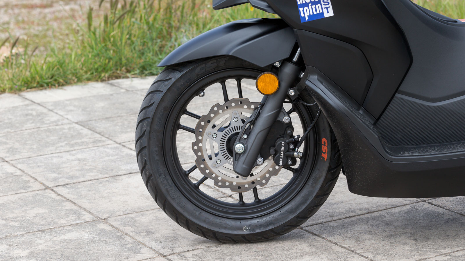 QJMOTOR MTX 125 ABS / TCS: Με Top Box 33 λίτρων και κάμερα καταγραφής