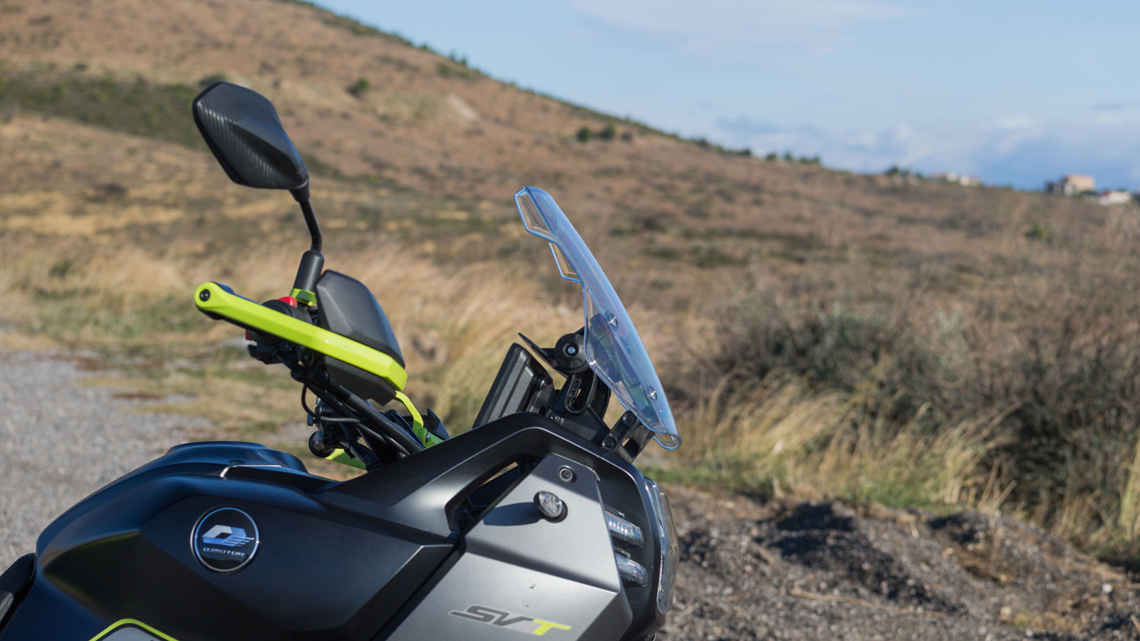 QJMOTOR SVT 650X - Test  