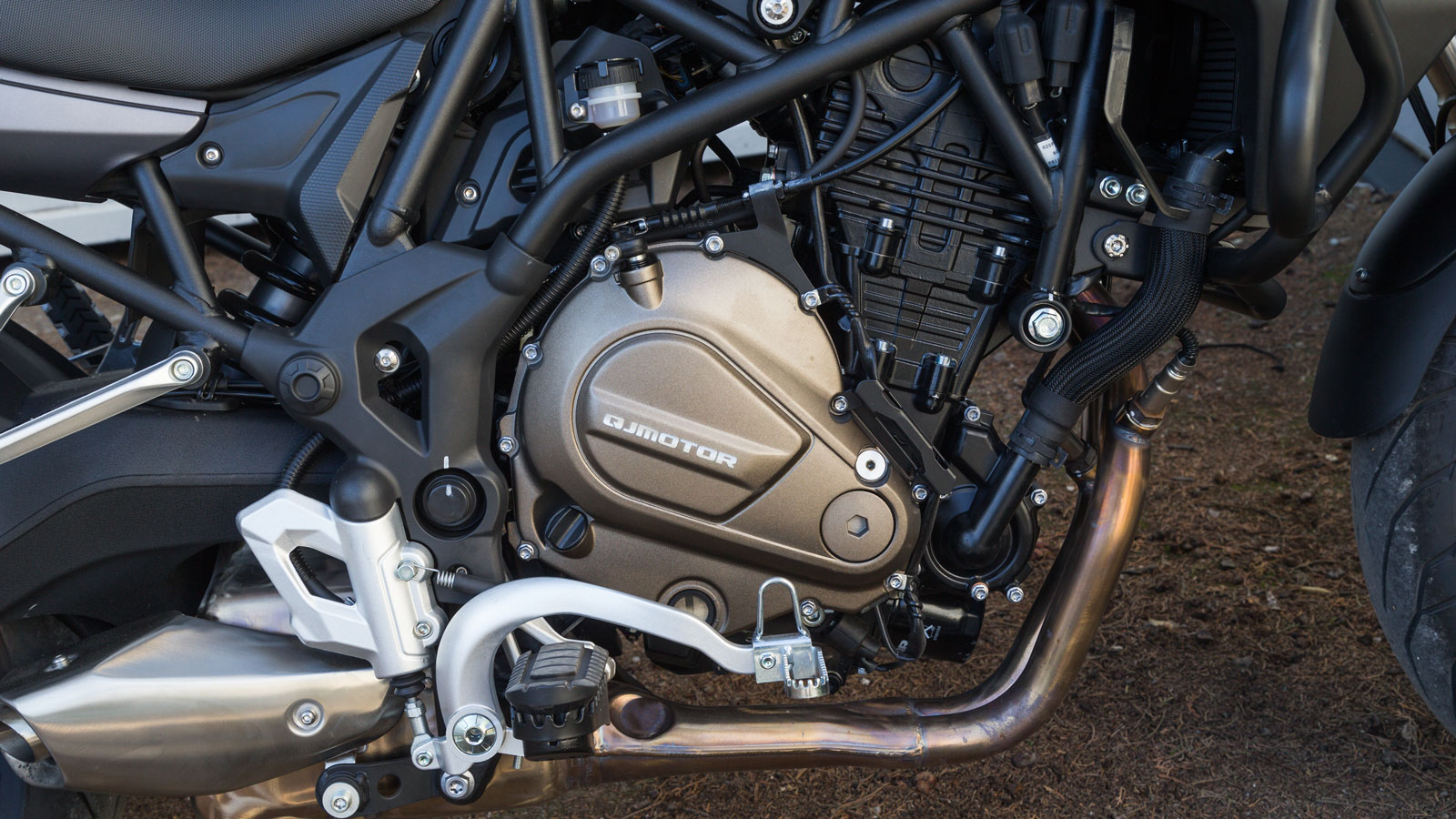 QJMOTOR SRT 700 - Test