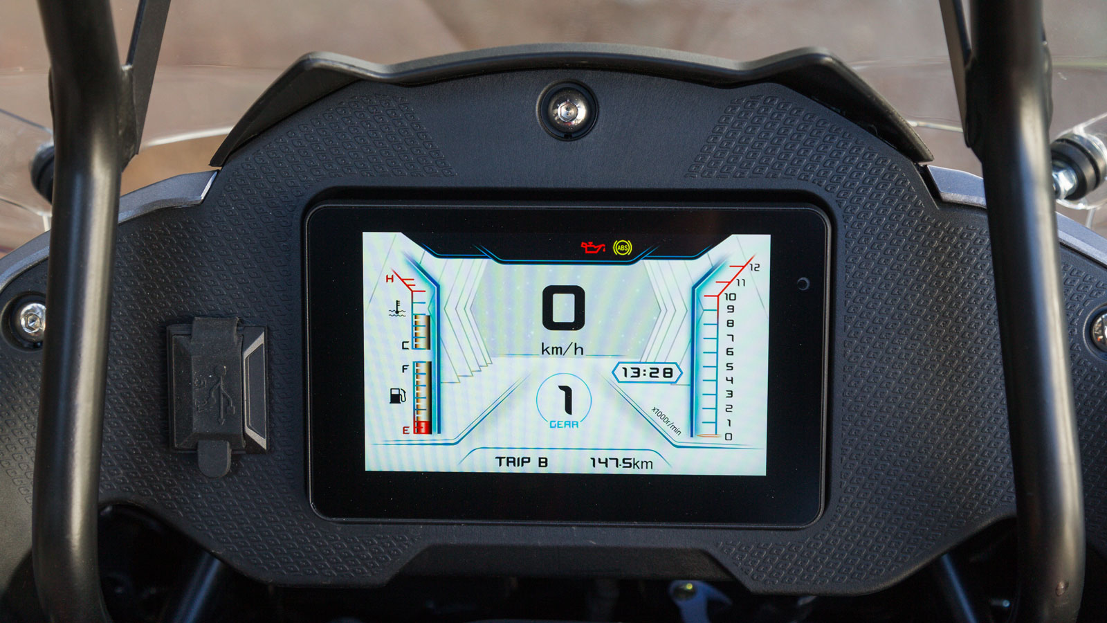 QJMOTOR SRT 700 - Test