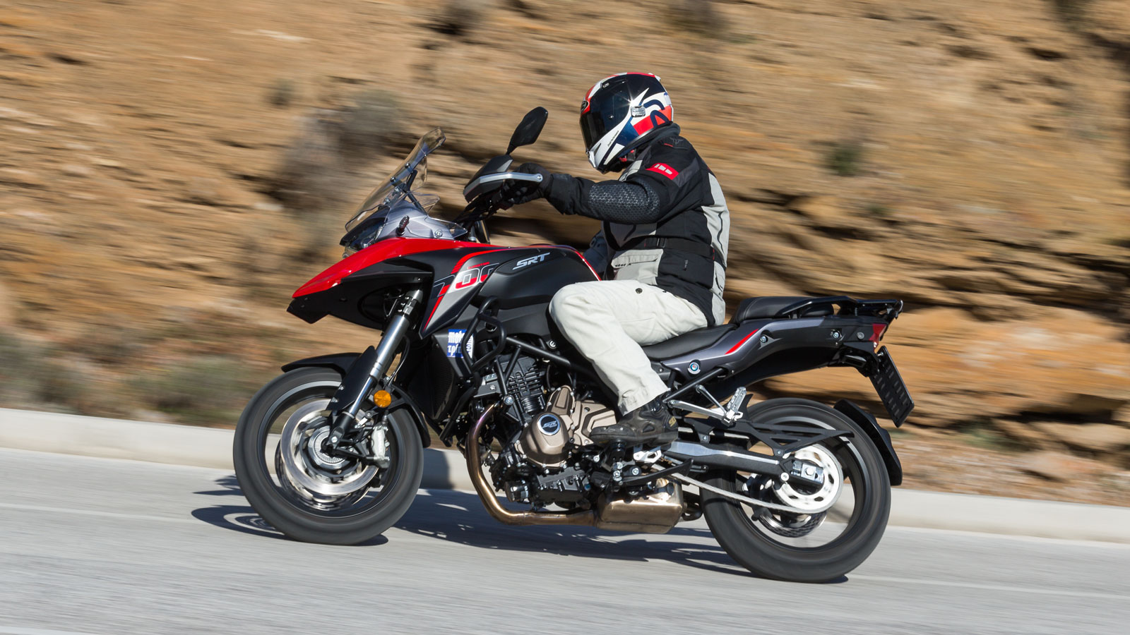 QJMOTOR SRT 700 - Test