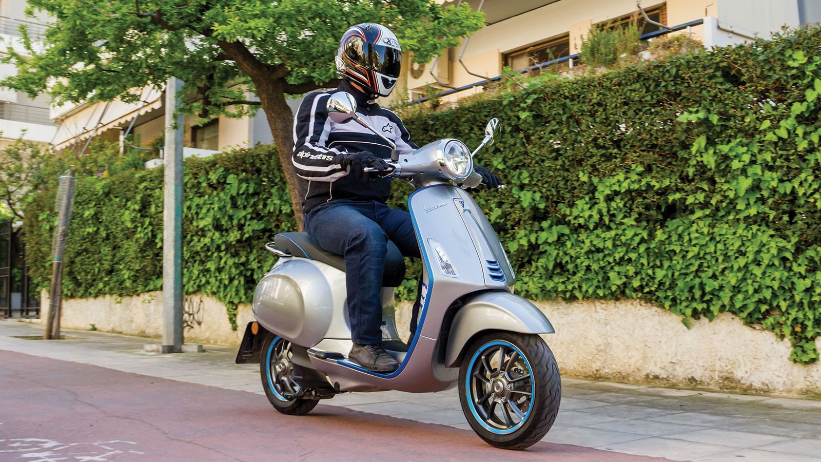 Δοκιμάζουμε την Vespa Elettrica