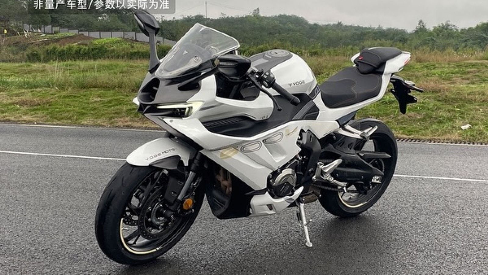 Voge RR500: Νέος τετρακύλινδρος σπορ σίφουνας 475 κ.εκ. με τελική 220 χλμ/ώρα