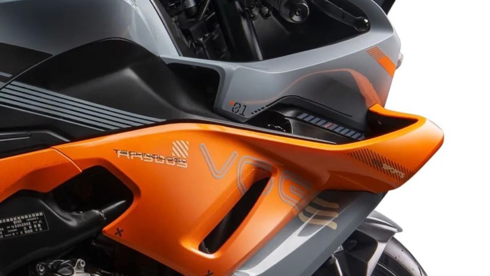 Voge RR500: Νέος τετρακύλινδρος σπορ σίφουνας 475 κ.εκ. με τελική 220 χλμ/ώρα