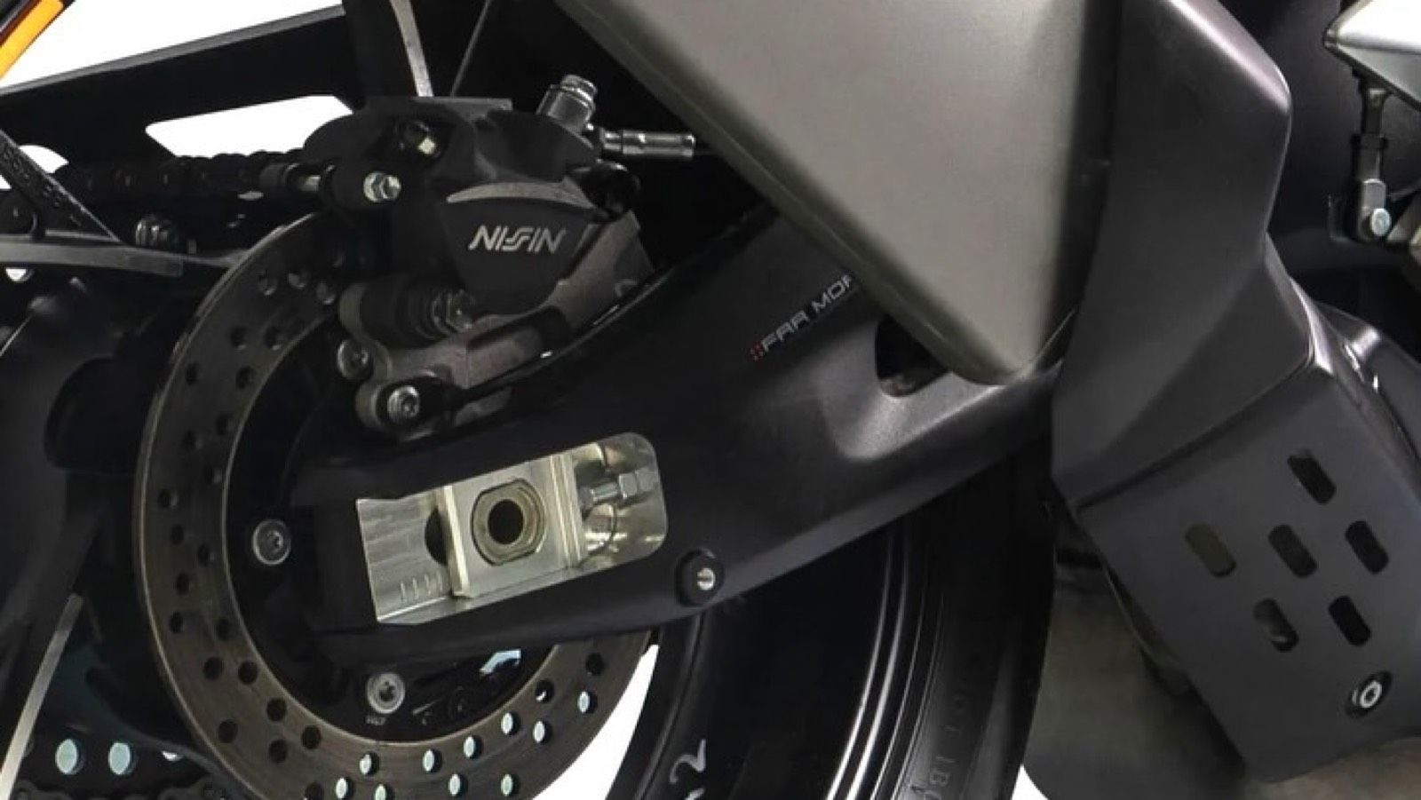 Voge RR500: Νέος τετρακύλινδρος σπορ σίφουνας 475 κ.εκ. με τελική 220 χλμ/ώρα