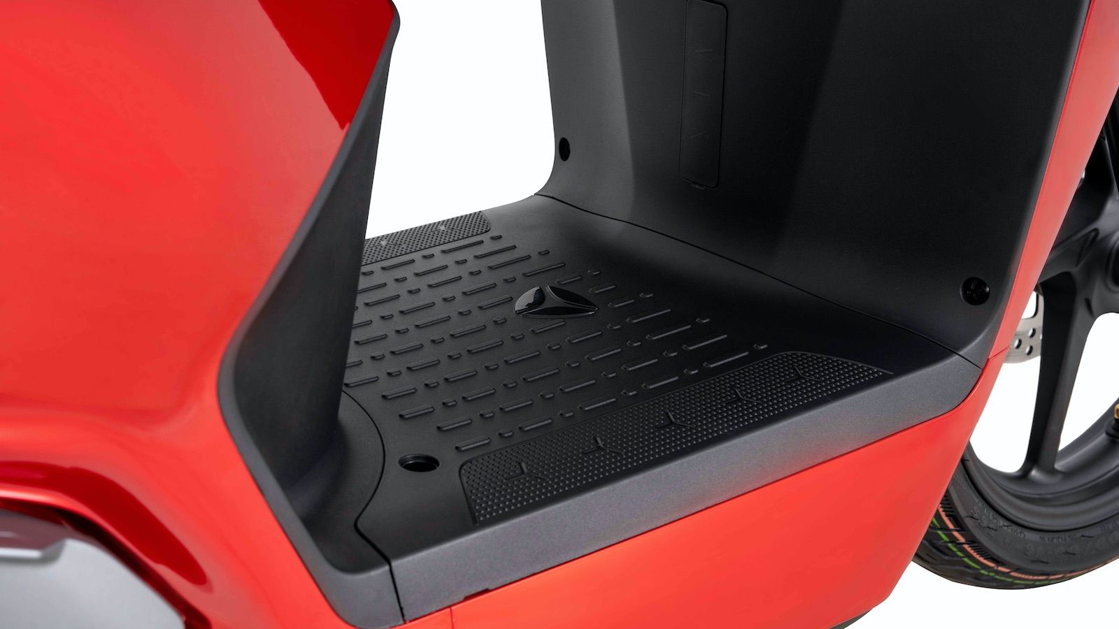 Νέο Yadea Voltguard: Με 16άρη τροχό για έξτρα ασφάλεια και δυνατή τιμή