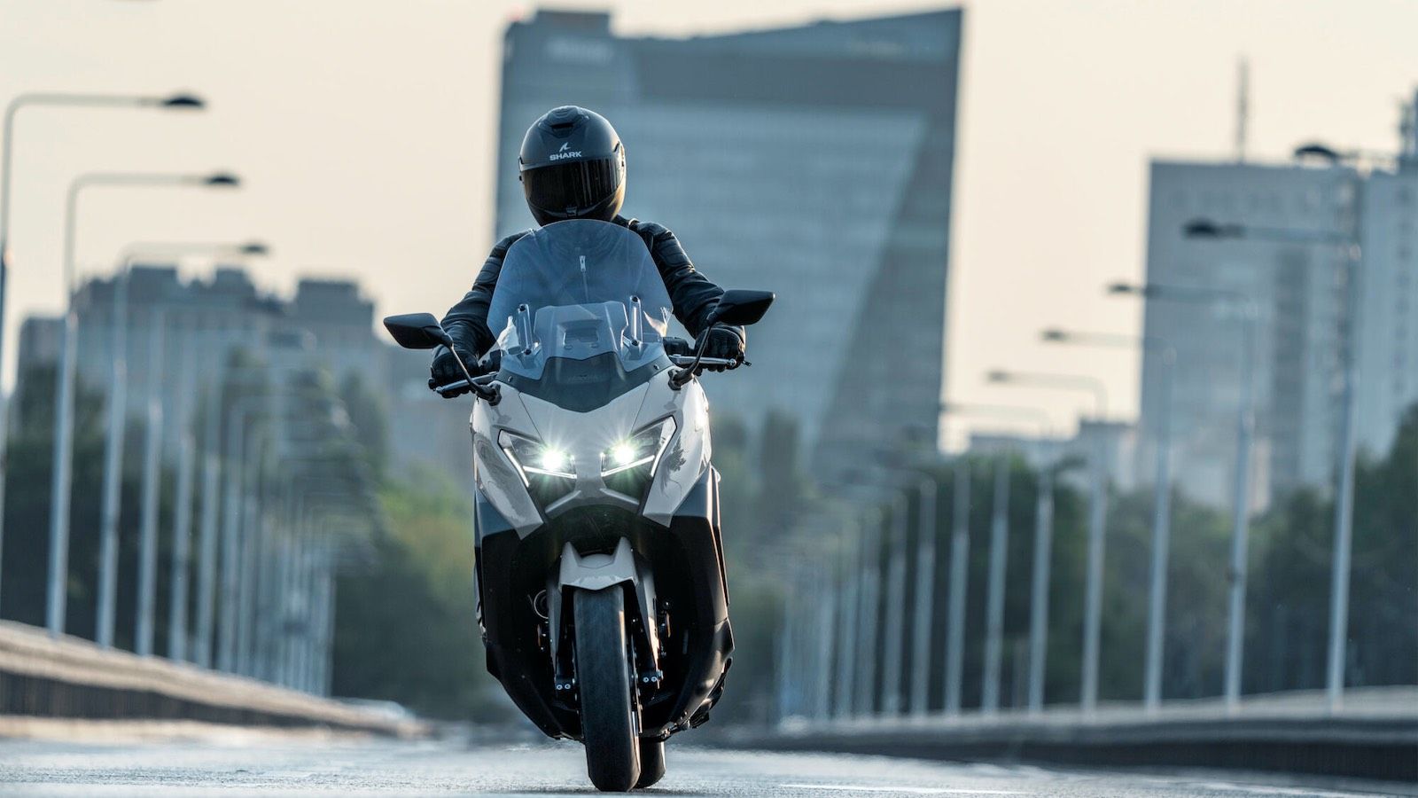 Yamaha TMAX: Με νέα οθόνη 7 ιντσών και θερμαινόμενη σέλα