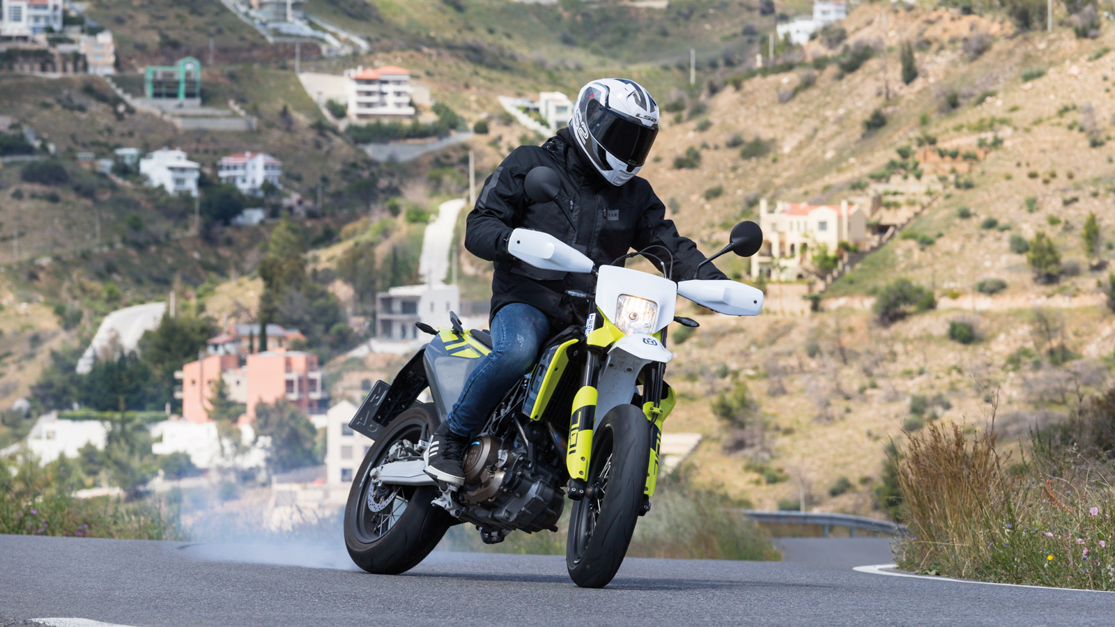 Husqvarna 701 Supermoto - Test 