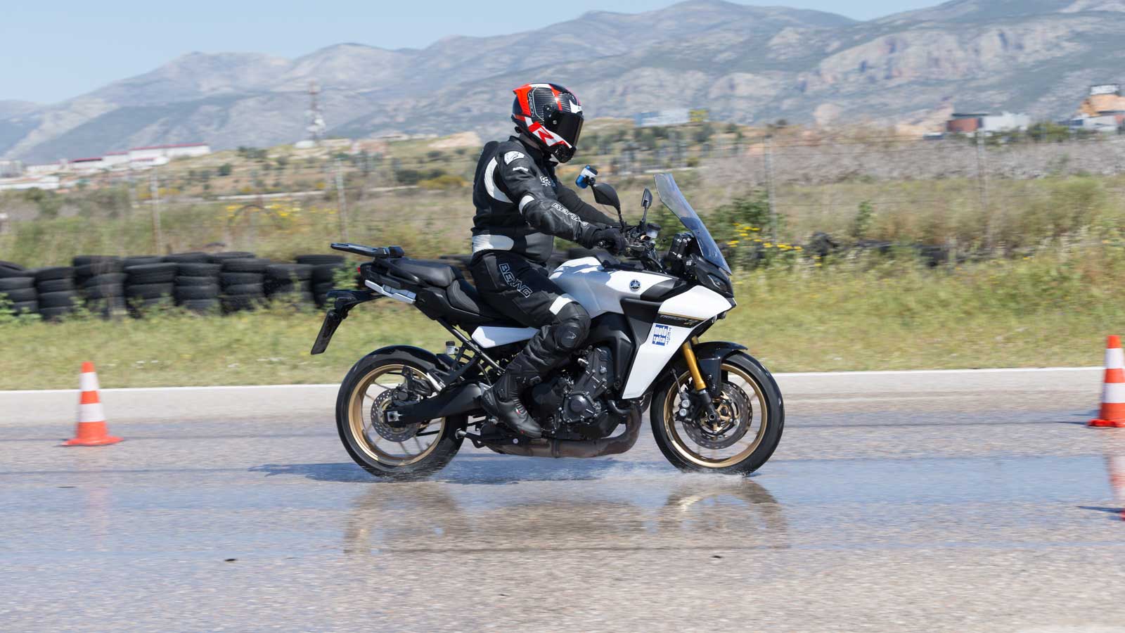 Mega Test ελαστικών: Δοκιμάζουμε 5 Best seller σε στεγνό και βρεγμένο 