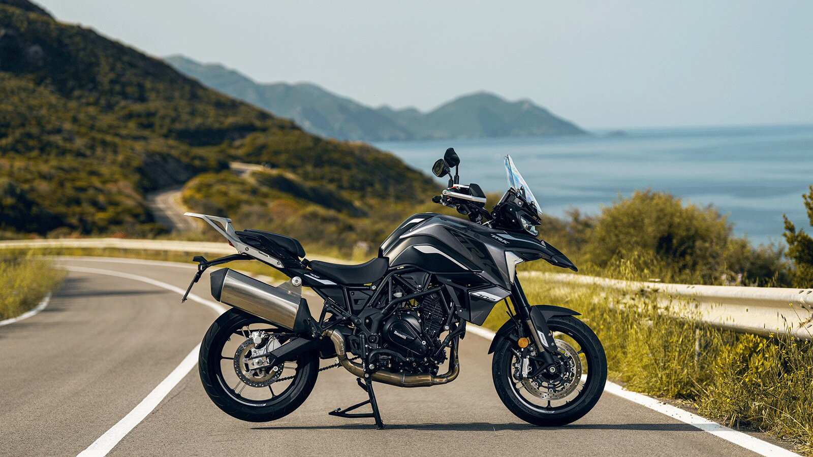Benelli TRK 702: Mε δώρο βαλίτσες και τέλη κυκλοφορίας 2024