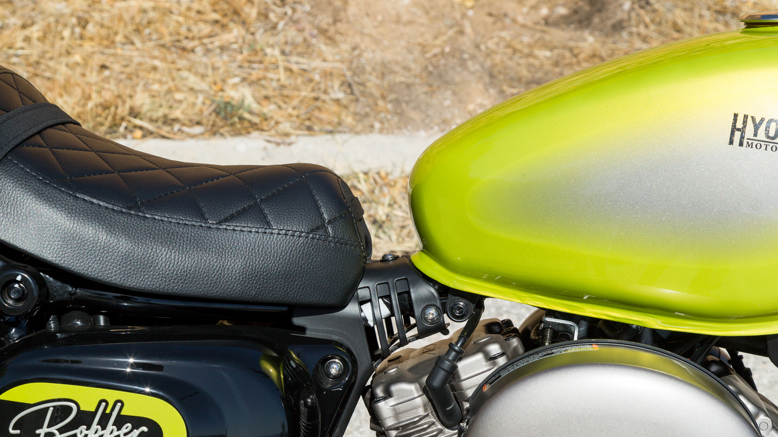 Hyosung Bobber 300 Evo: Κλασική Bobber εμφάνιση με V-twin κινητήρα