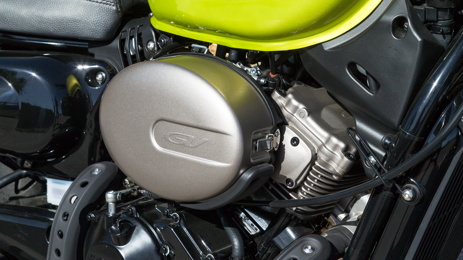 Hyosung Bobber 300 Evo: Κλασική Bobber εμφάνιση με V-twin κινητήρα