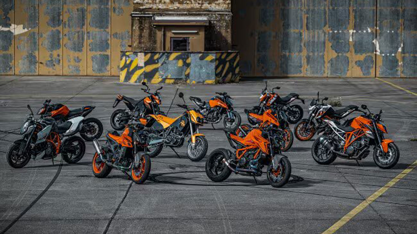 Κλείνει τα 30 η οικογένεια KTM Duke