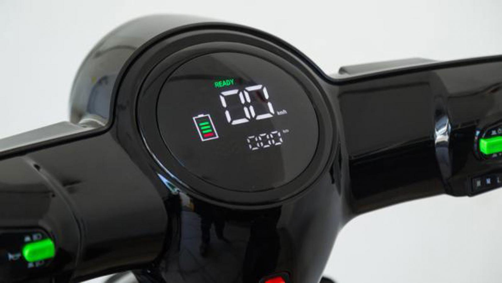 ESF E-Ride Liberty: Χωρίς άδεια οδήγησης και με αυτονομία 50 χιλιομέτρων