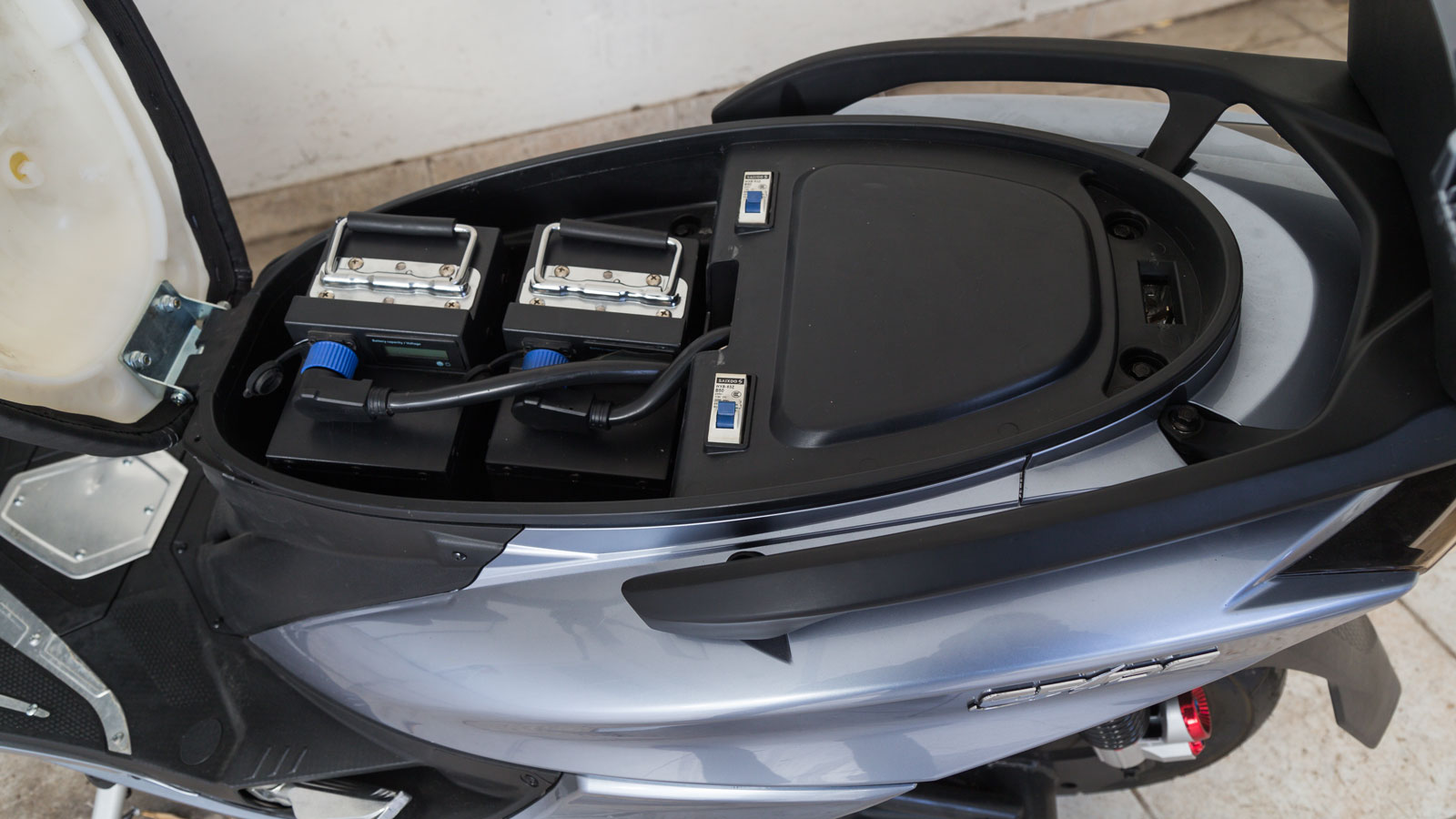 E-Ride F9S: Σε δύο εκδόσεις και με δίπλωμα Α1