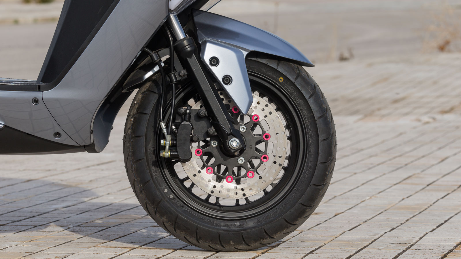 E-Ride F9S: Σε δύο εκδόσεις και με δίπλωμα Α1