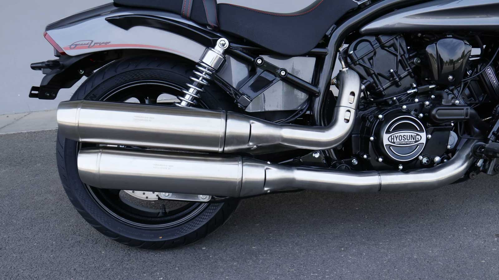 Hyosung GV650 V-Twin