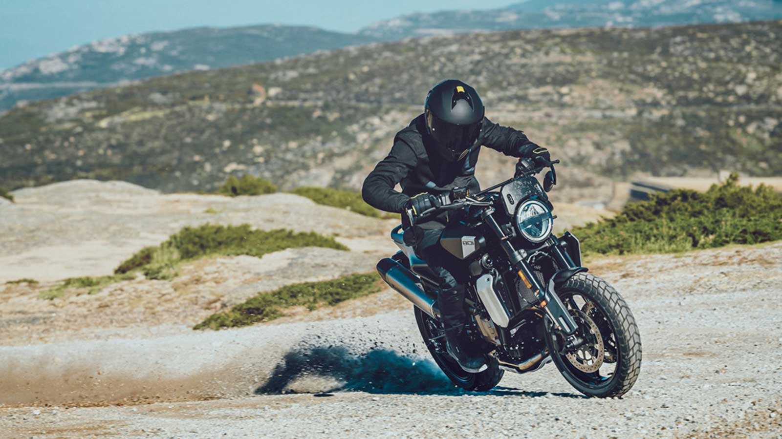 Husqvarna Svartpilen 801: Νέο κεφάλαιο για το «Μαύρο Βέλος» με κινητήρα 799cc 