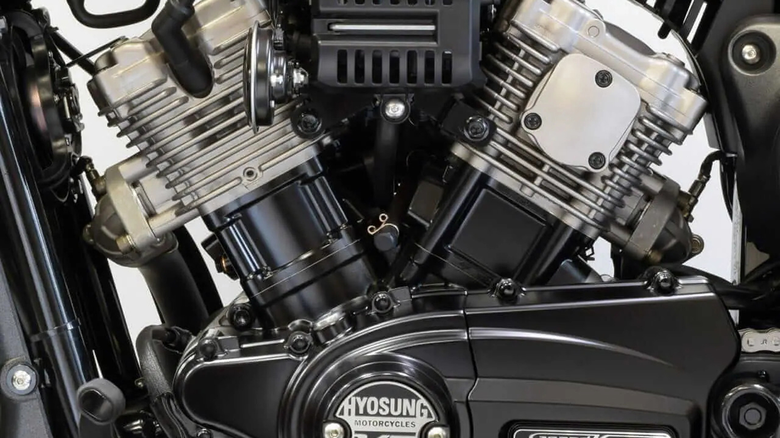 Κυκλοφόρησαν τρία νέα μοντέλα V-twin cruiser της Hyosung